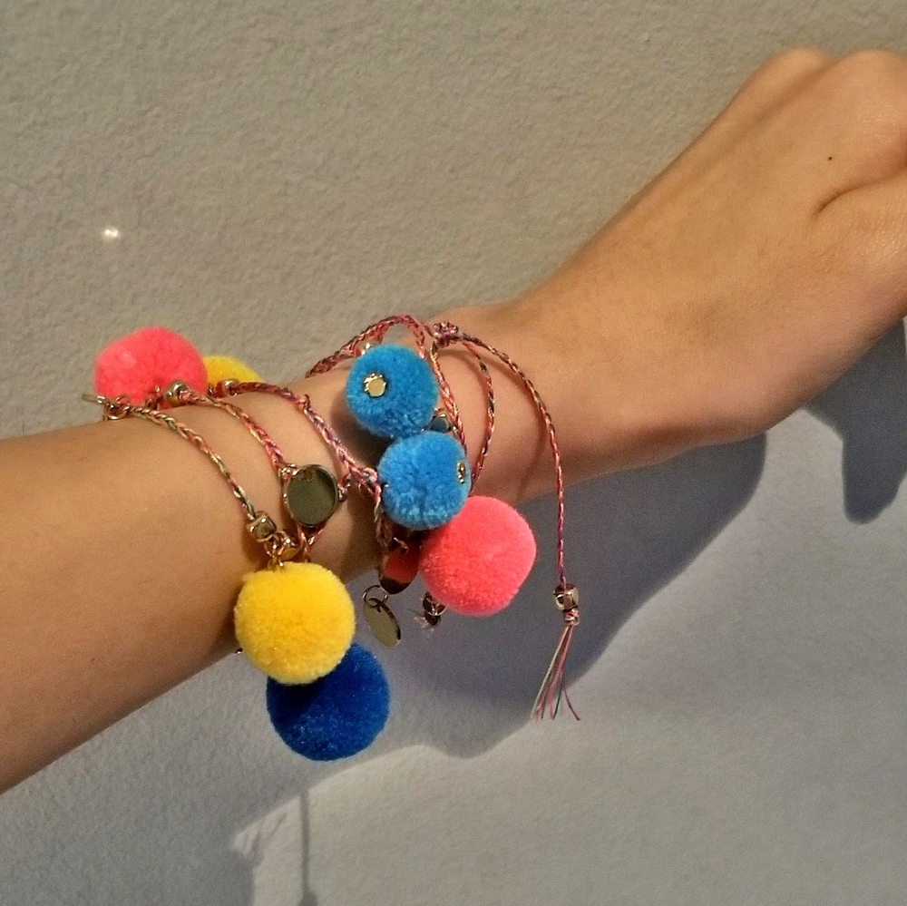 pom pom neckalce/bracelet/ancklet
